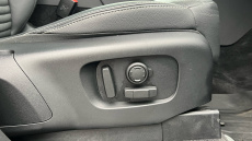 Land Rover Discovery 3.0 D300 R-Dynamic SE 5dr Auto Diesel Station Wagon